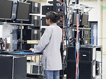 Critical information speeds through Sanmina’s single, companywide medical IT system. Real-time data provides customers instant and accurate information.